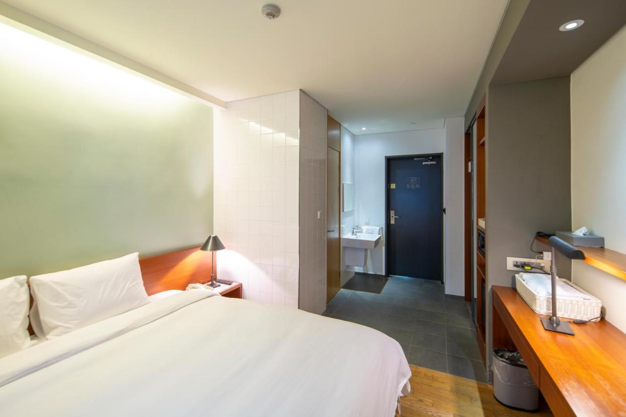 Seoul Hotel Shinshin Myeongdong Екстериор снимка