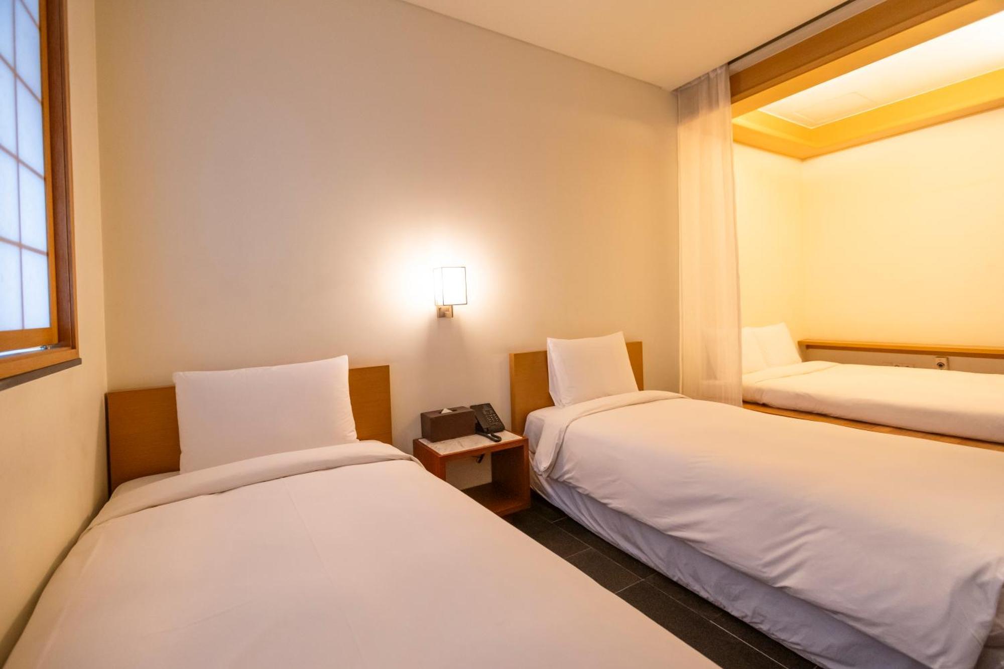 Seoul Hotel Shinshin Myeongdong Екстериор снимка