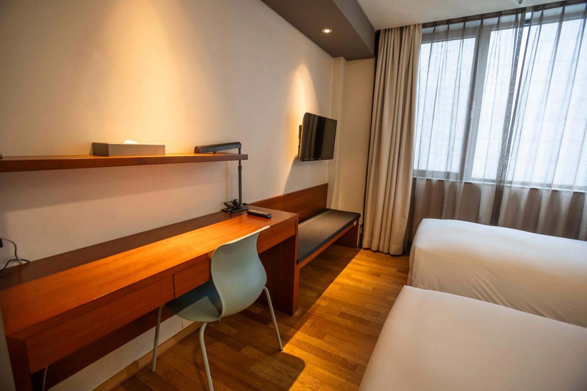 Seoul Hotel Shinshin Myeongdong Екстериор снимка