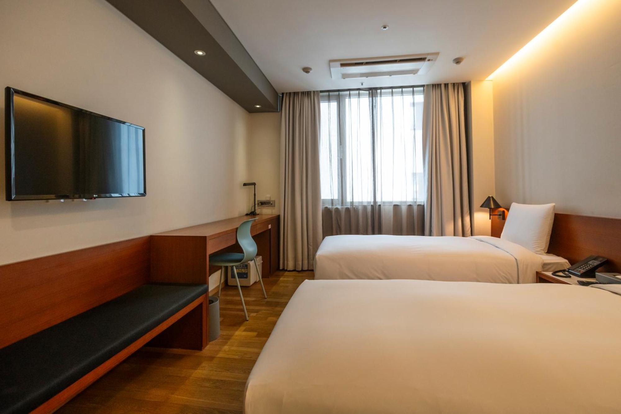 Seoul Hotel Shinshin Myeongdong Екстериор снимка