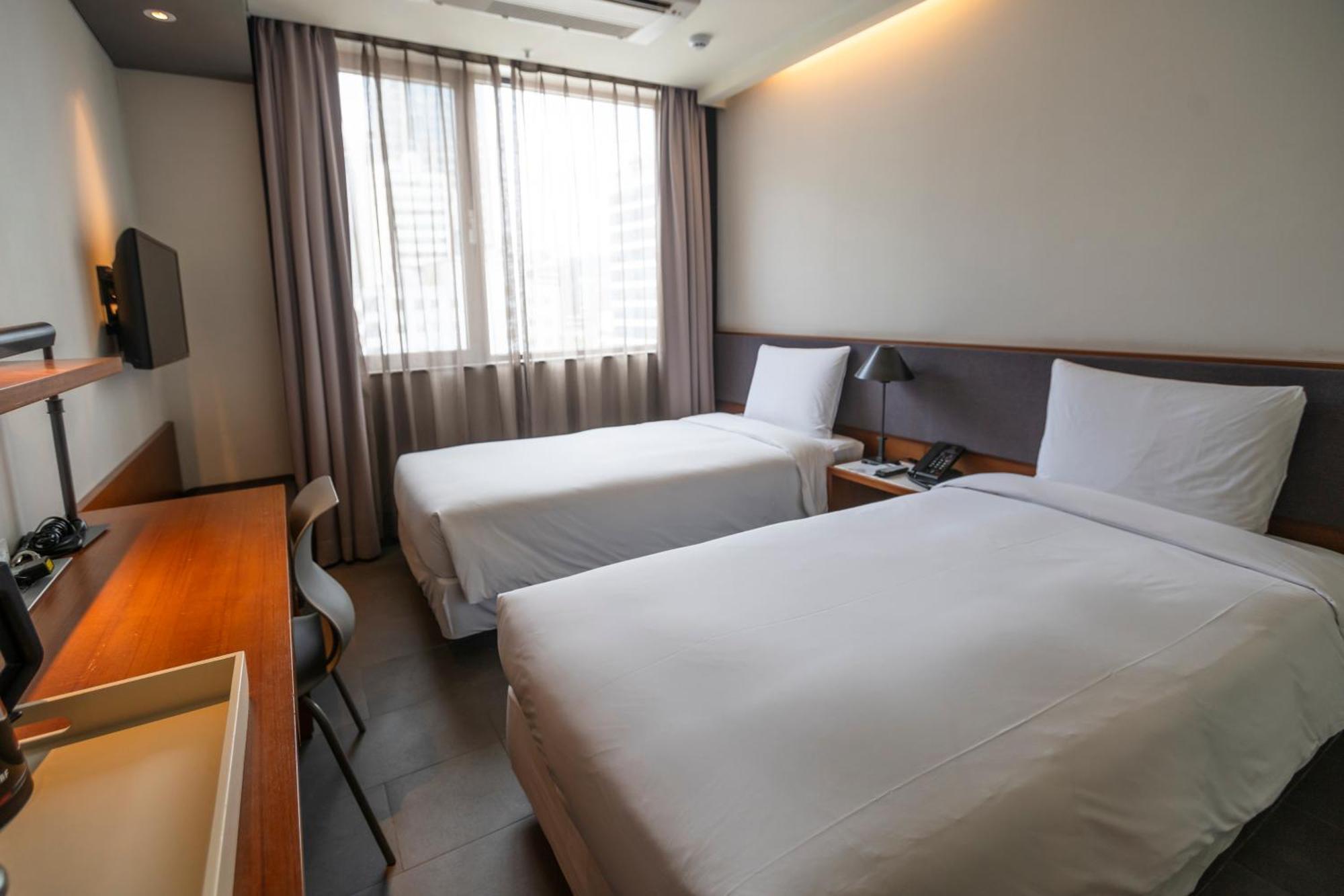 Seoul Hotel Shinshin Myeongdong Екстериор снимка