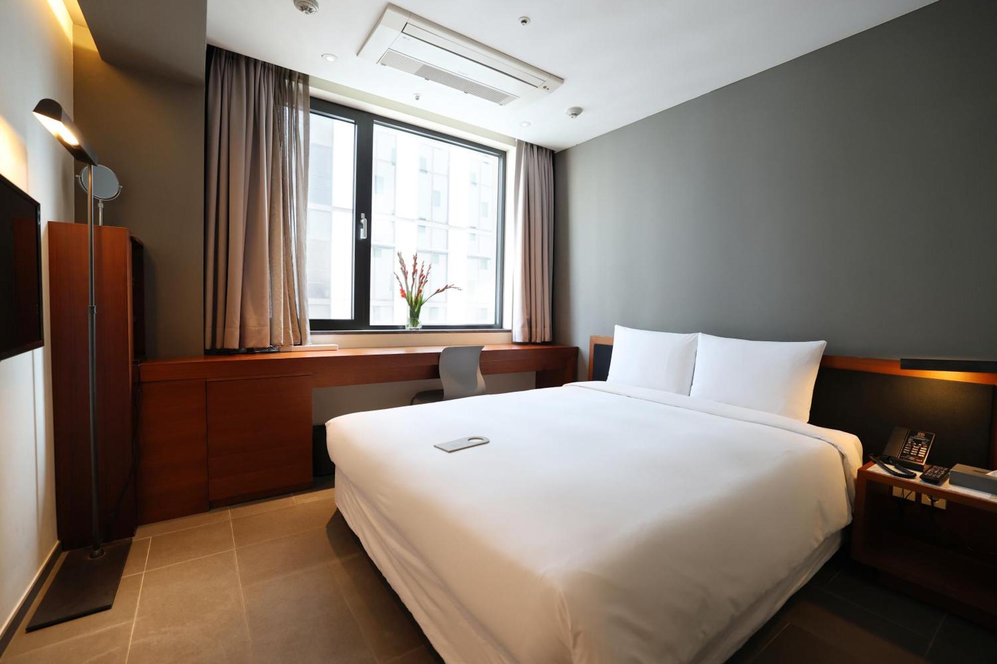 Seoul Hotel Shinshin Myeongdong Екстериор снимка