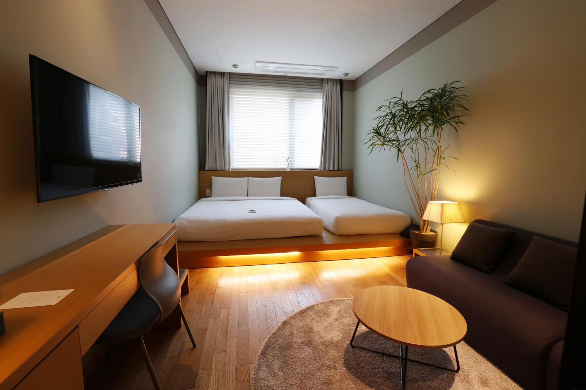 Seoul Hotel Shinshin Myeongdong Екстериор снимка