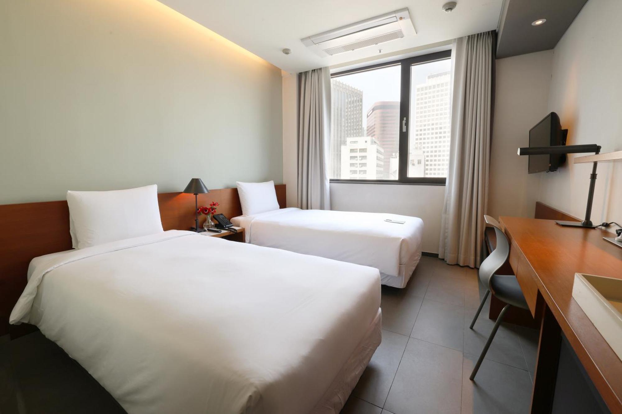 Seoul Hotel Shinshin Myeongdong Екстериор снимка