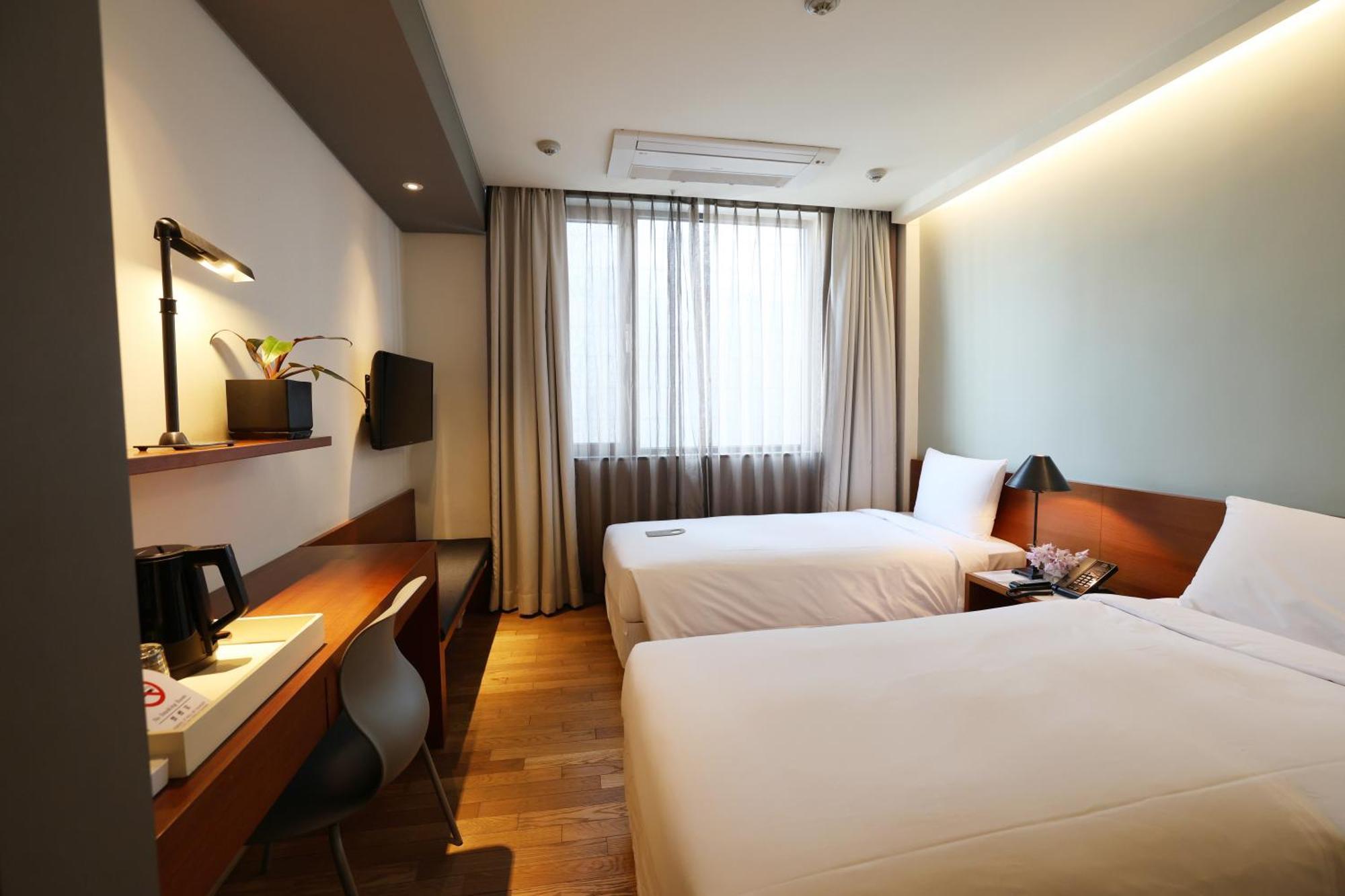 Seoul Hotel Shinshin Myeongdong Екстериор снимка