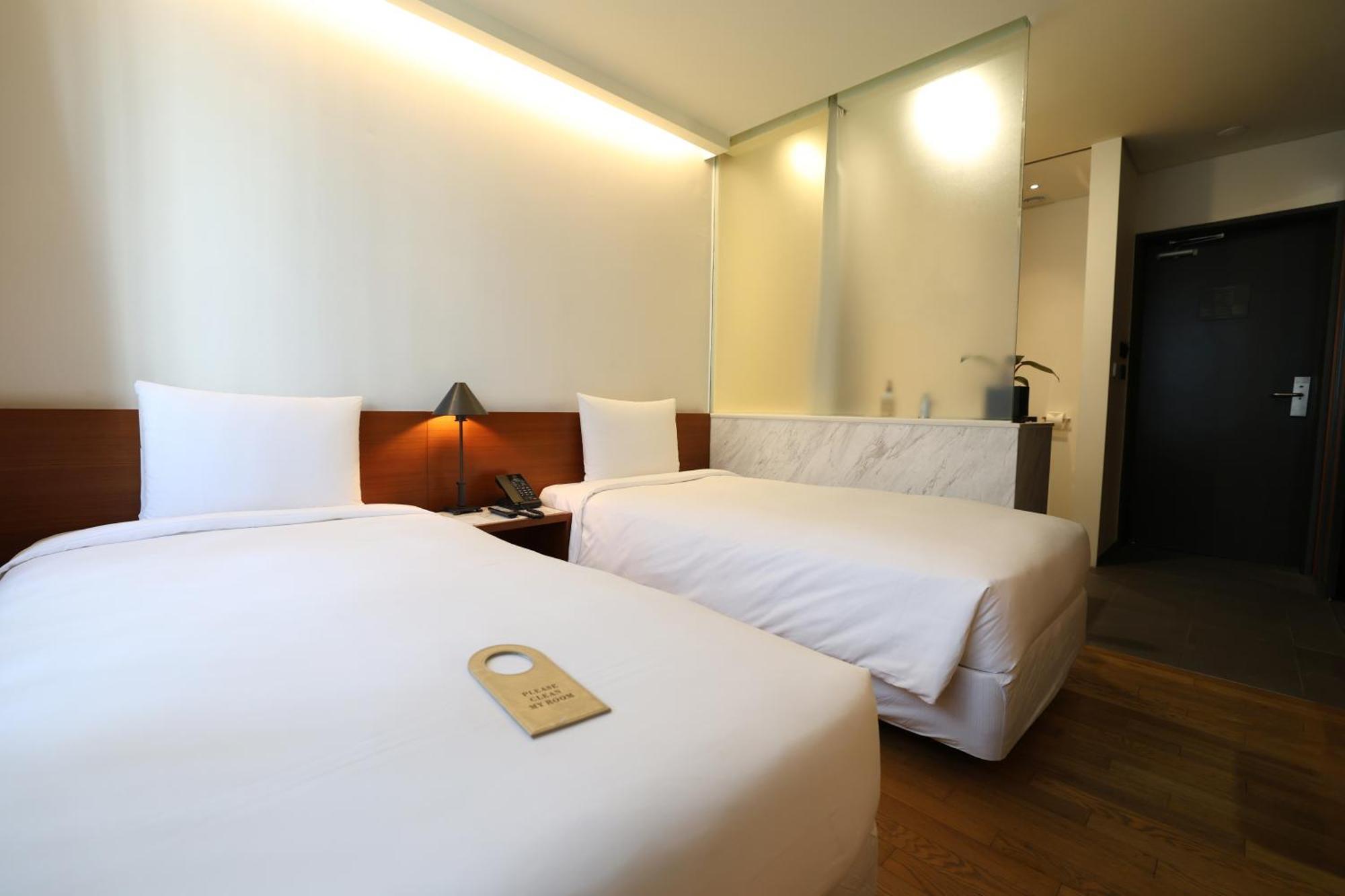 Seoul Hotel Shinshin Myeongdong Екстериор снимка