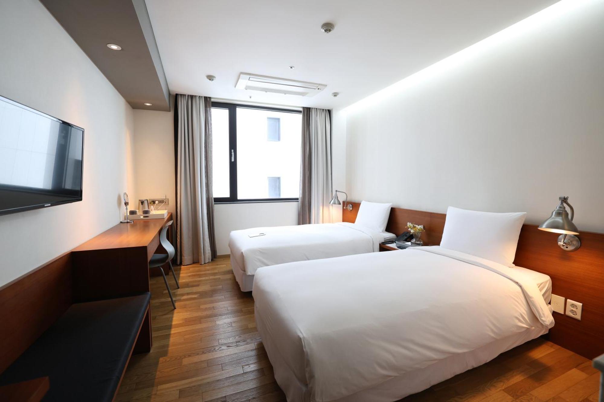 Seoul Hotel Shinshin Myeongdong Екстериор снимка