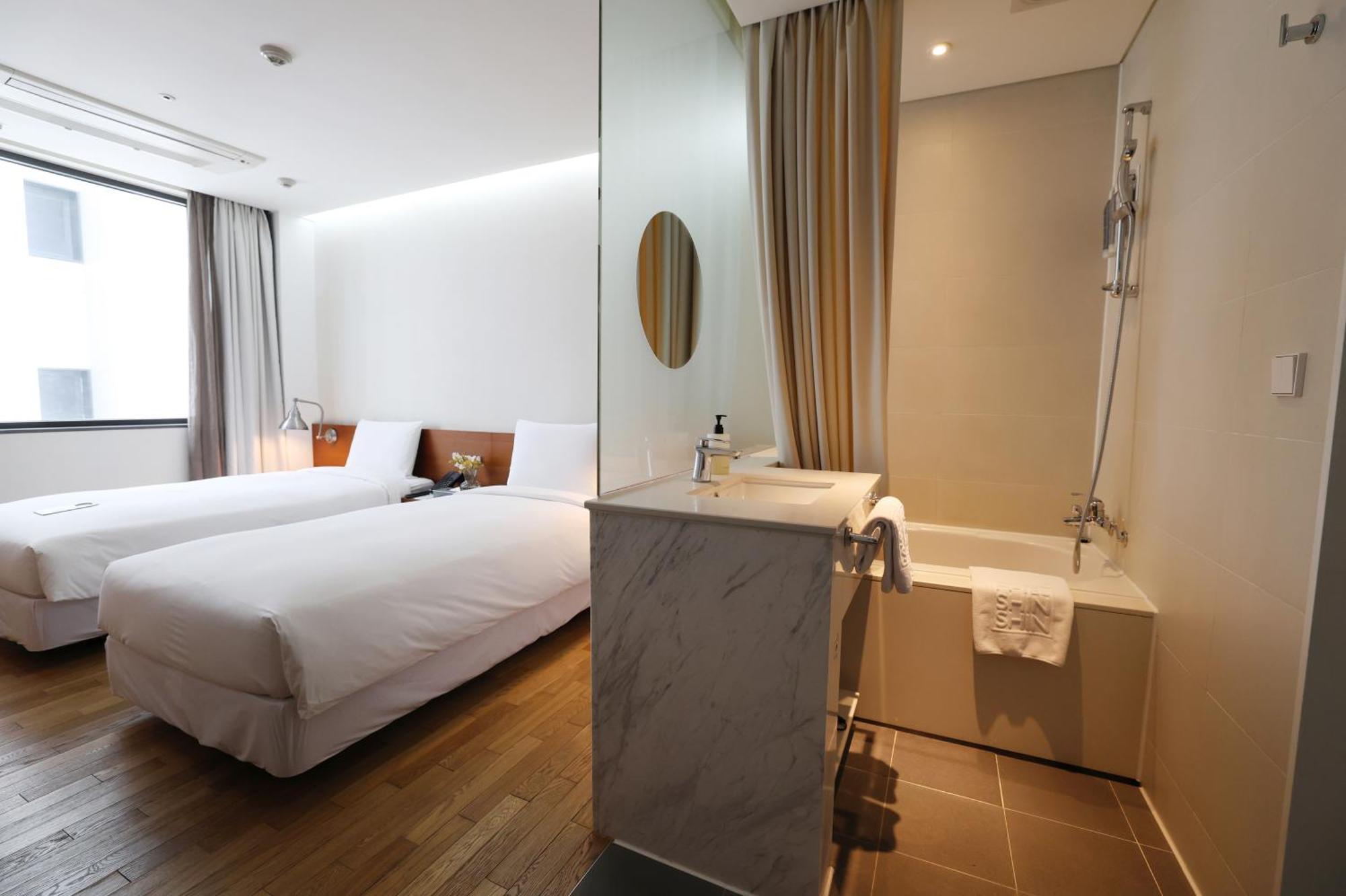 Seoul Hotel Shinshin Myeongdong Екстериор снимка