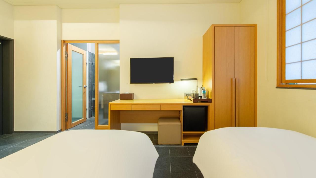 Seoul Hotel Shinshin Myeongdong Екстериор снимка